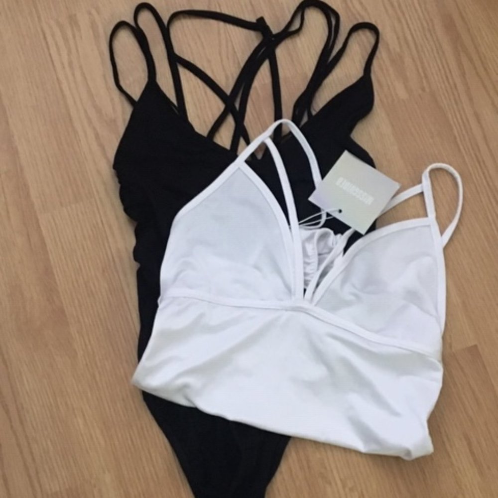LOT OF 2 BODYSUITS FROM MISSGUIDED BLACK WHITE